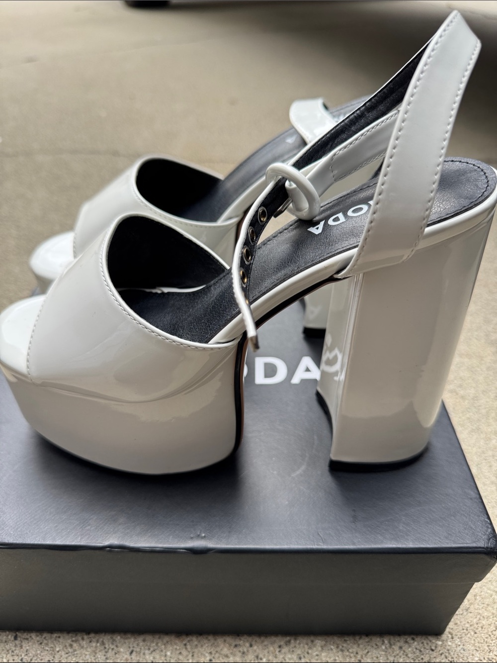 Lamoda White Patent Platform Peep-Toe Slingback Heels - Picture 1 of 5